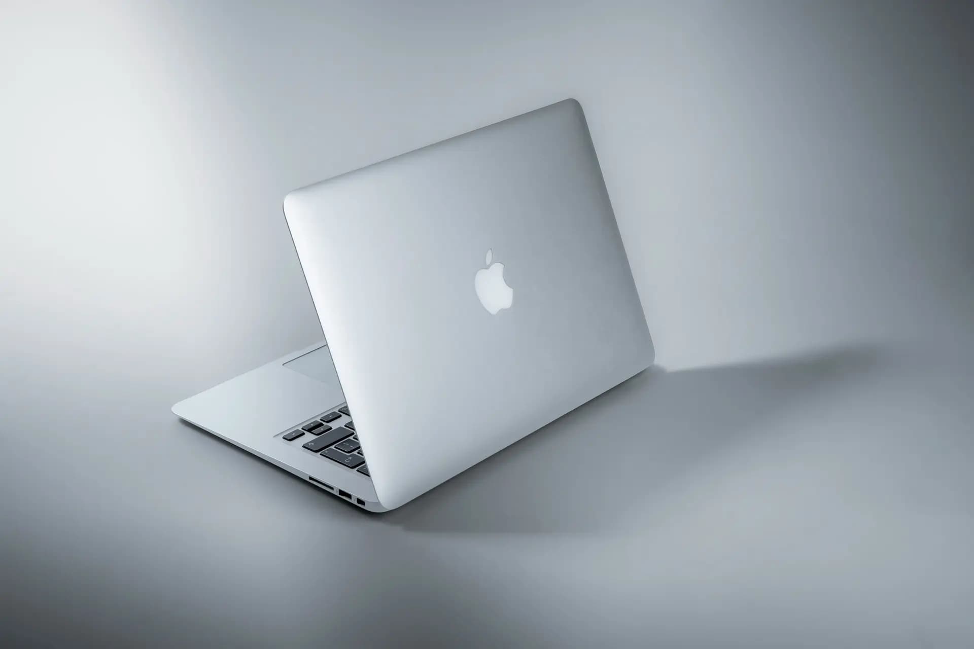 Apple MacBook